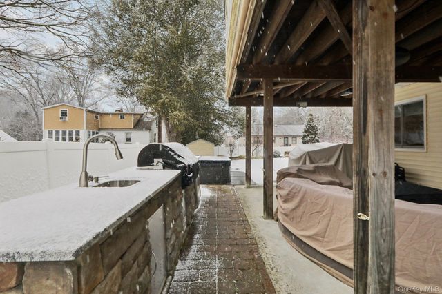 4 Austin Way, Tappan, NY 10983