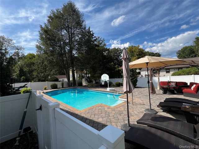 4 Austin Way, Tappan, NY 10983