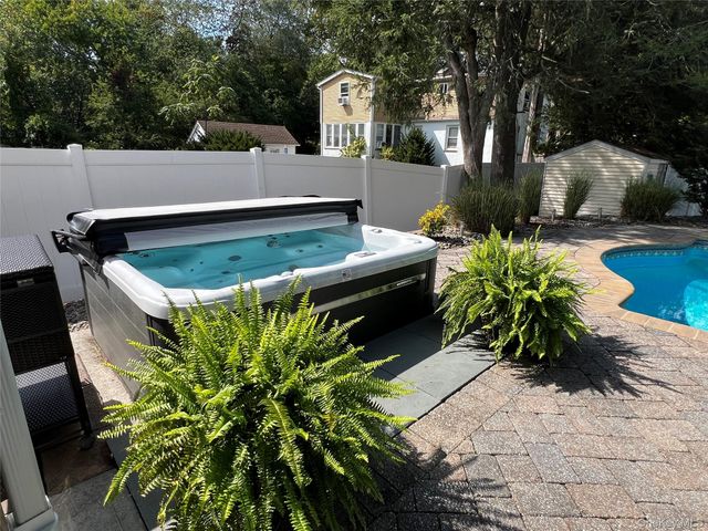 4 Austin Way, Tappan, NY 10983