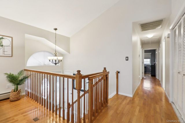 4 Austin Way, Tappan, NY 10983