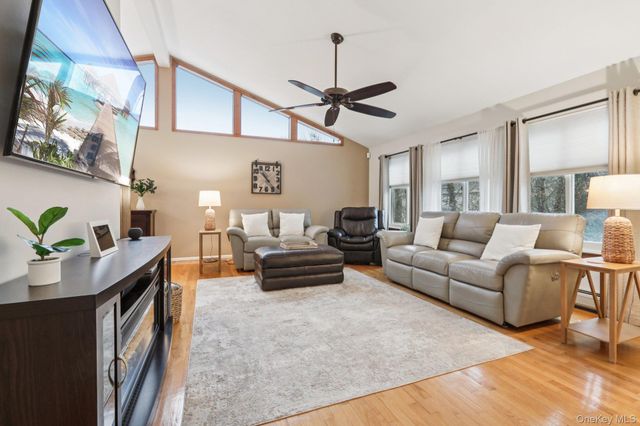 4 Austin Way, Tappan, NY 10983