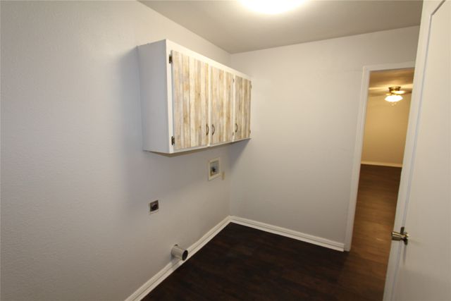 737 Holiday Drive, Sherman, TX 75090