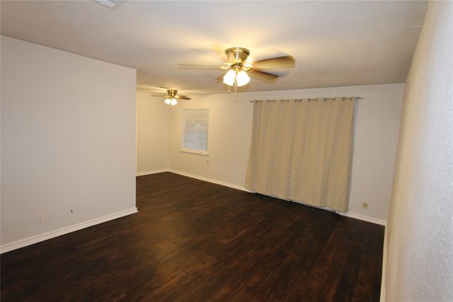 737 Holiday Drive, Sherman, TX 75090