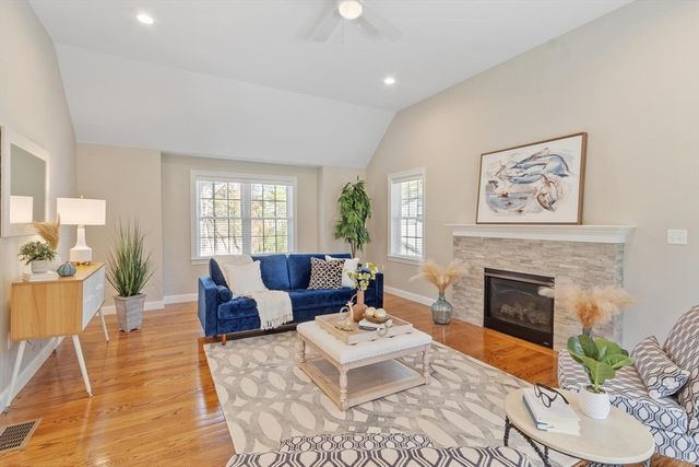 16-R Boutwell St, Wilmington, MA 01887