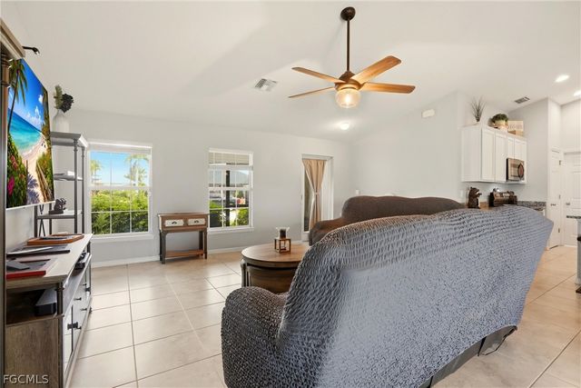 3516 SW 8th PL, Cape Coral, FL 33914