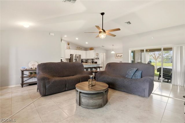 3516 SW 8th PL, Cape Coral, FL 33914