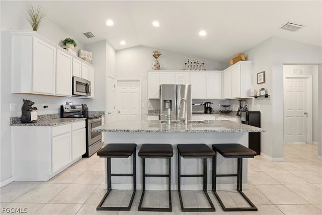 3516 SW 8th PL, Cape Coral, FL 33914