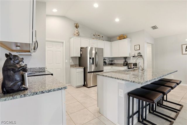 3516 SW 8th PL, Cape Coral, FL 33914