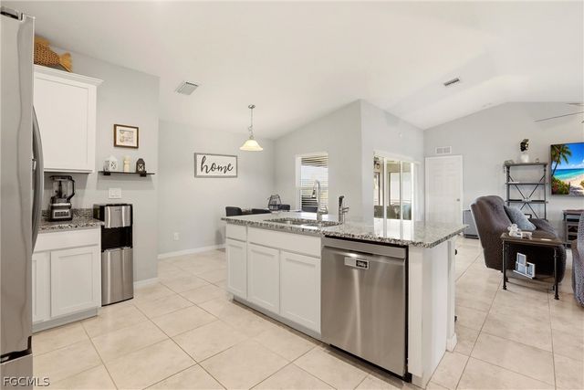 3516 SW 8th PL, Cape Coral, FL 33914