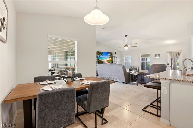 3516 SW 8th PL, Cape Coral, FL 33914