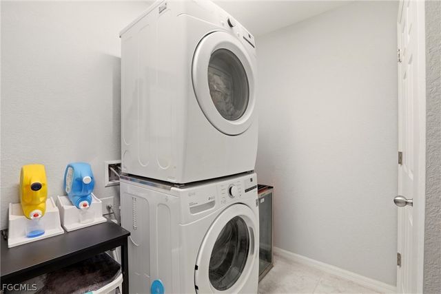 3516 SW 8th PL, Cape Coral, FL 33914