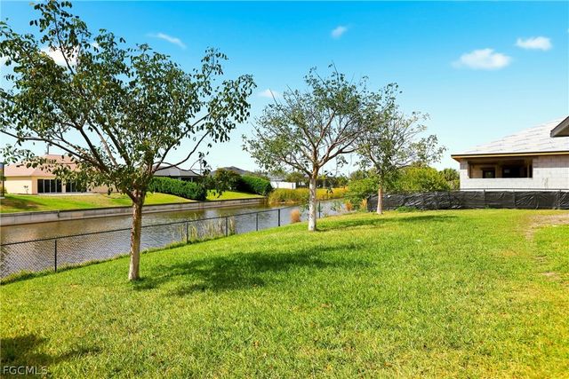 3516 SW 8th PL, Cape Coral, FL 33914