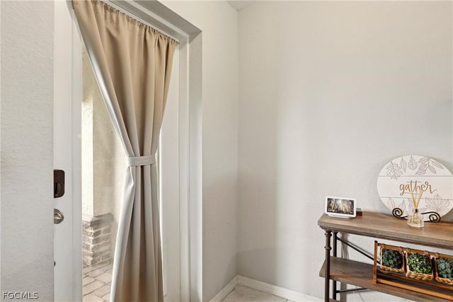 3516 SW 8th PL, Cape Coral, FL 33914