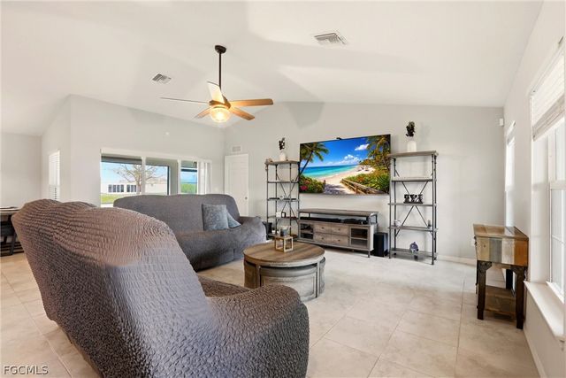 3516 SW 8th PL, Cape Coral, FL 33914