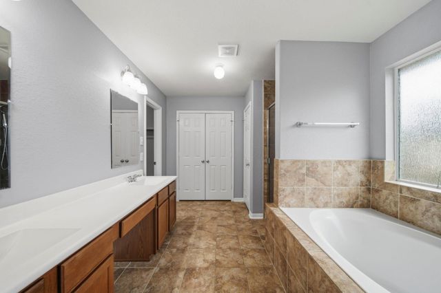 2306 Emerald Stone Court, Pearland, TX 77581