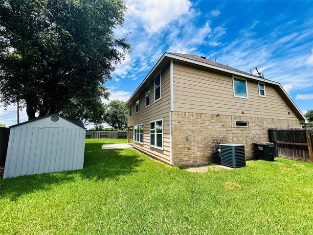 2306 Emerald Stone Court, Pearland, TX 77581