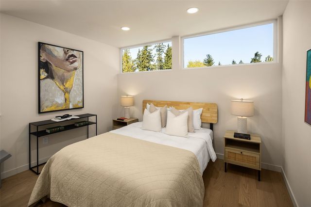 14037 Densmore Avenue N, Seattle, WA 98133