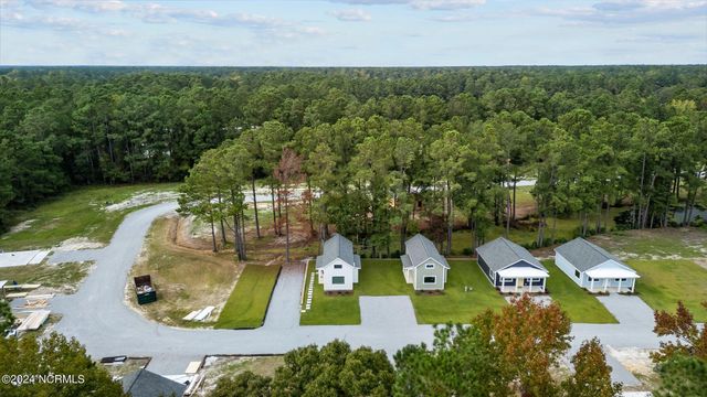 123 Long Pond Loop, Swansboro, NC 28584