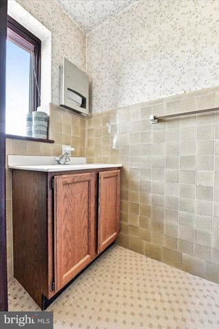 949 E SWEDESFORD RD, Exton, PA 19341