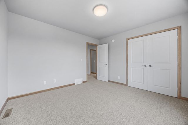 8479 61st Street S, Horace, ND 58047