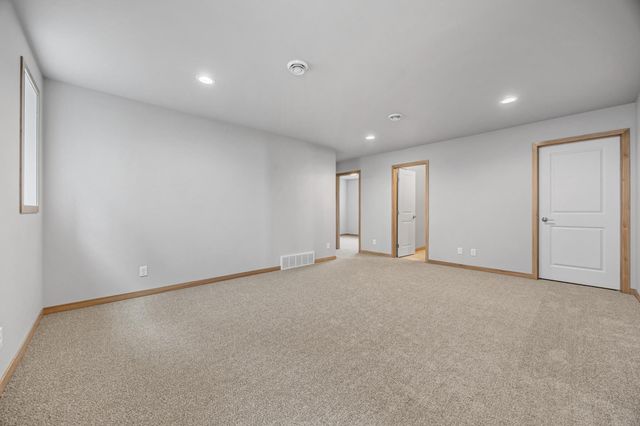 8479 61st Street S, Horace, ND 58047
