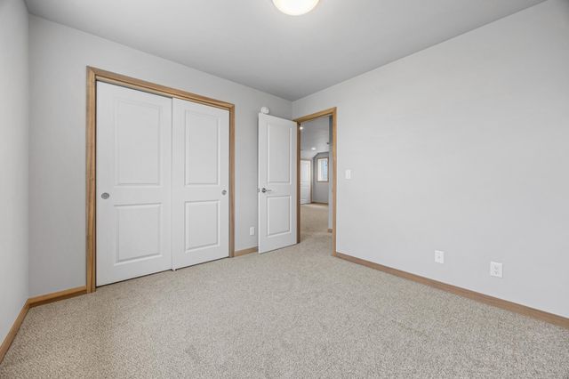 8479 61st Street S, Horace, ND 58047
