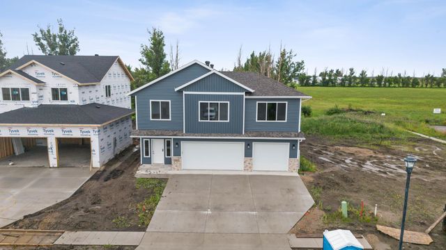 8479 61st Street S, Horace, ND 58047