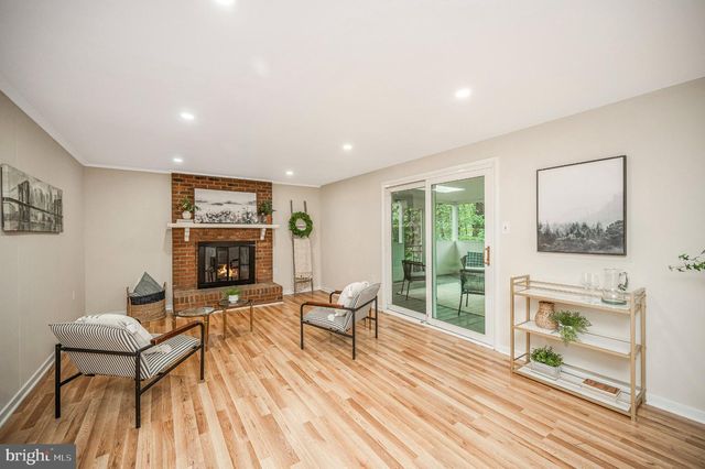 4198 WATERWAY DR, Dumfries, VA 22025