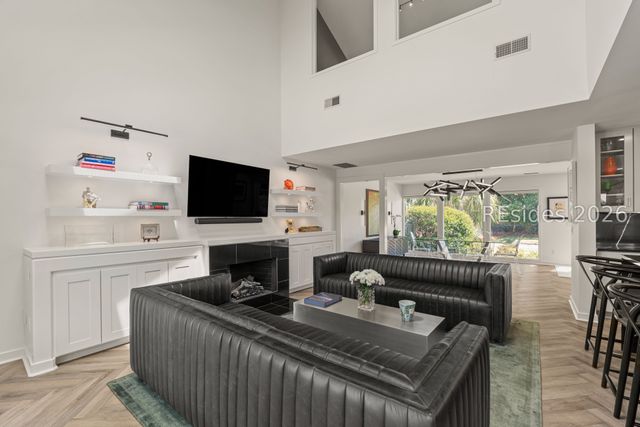 10 Windjammer Ct, Hilton Head Island, SC 29928