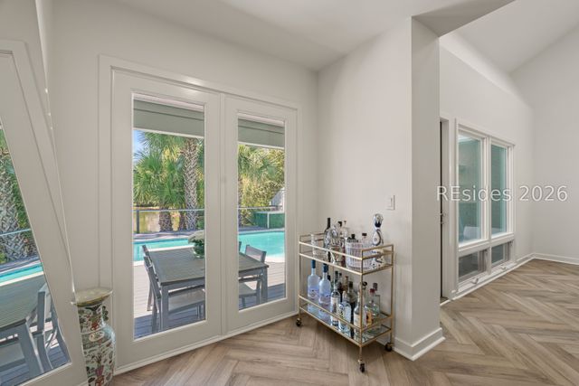 10 Windjammer Ct, Hilton Head Island, SC 29928