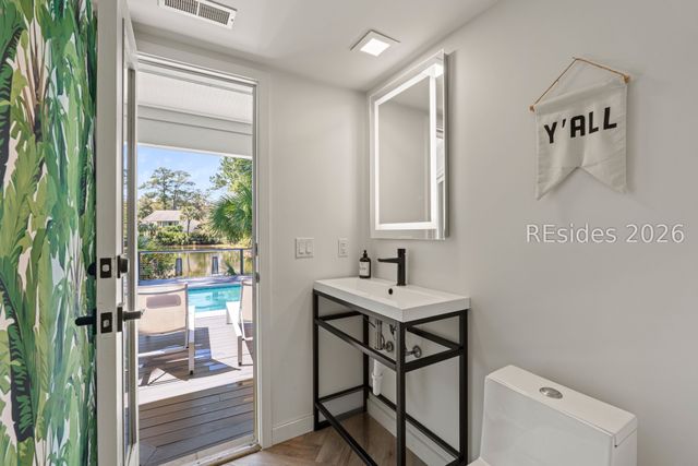 10 Windjammer Ct, Hilton Head Island, SC 29928