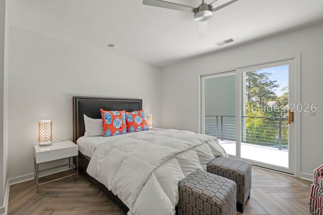 10 Windjammer Ct, Hilton Head Island, SC 29928