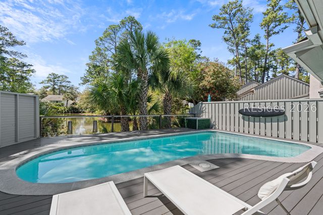 10 Windjammer Ct, Hilton Head Island, SC 29928