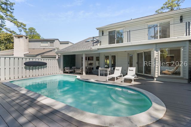 10 Windjammer Ct, Hilton Head Island, SC 29928