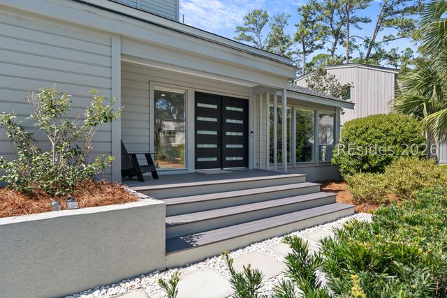 10 Windjammer Ct, Hilton Head Island, SC 29928