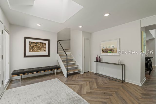 10 Windjammer Ct, Hilton Head Island, SC 29928