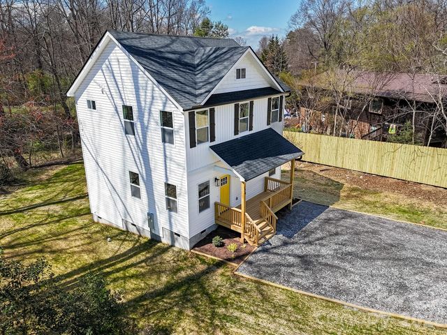 174 Atwood Drive, Hendersonville, NC 28791