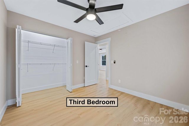 174 Atwood Drive, Hendersonville, NC 28791