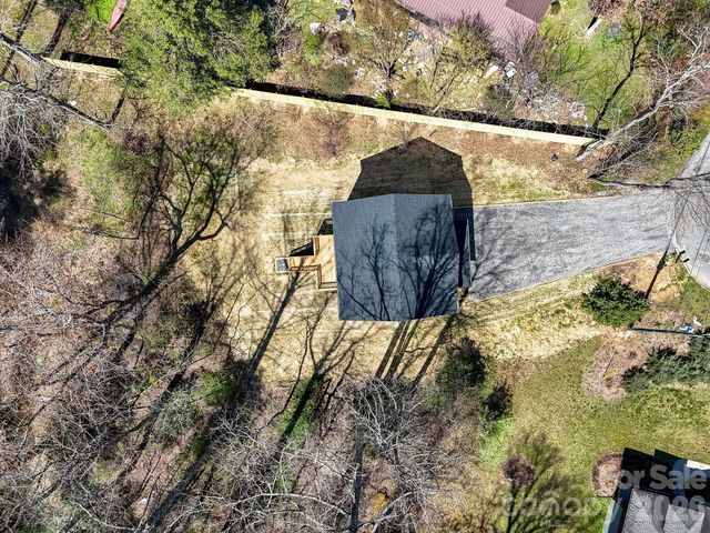 174 Atwood Drive, Hendersonville, NC 28791