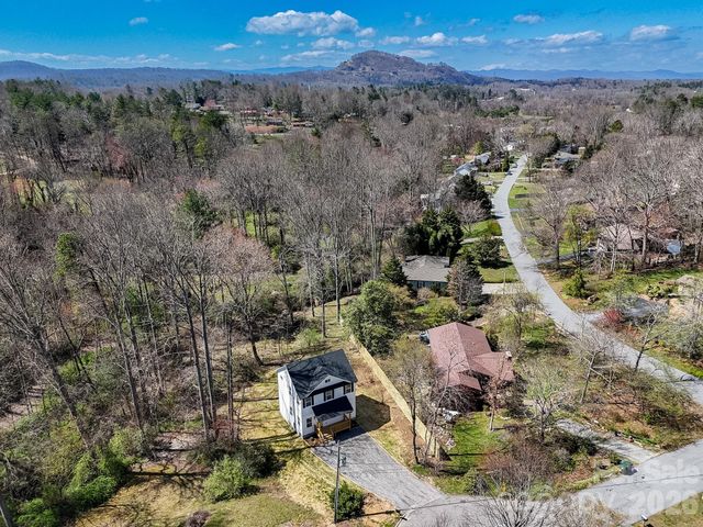 174 Atwood Drive, Hendersonville, NC 28791