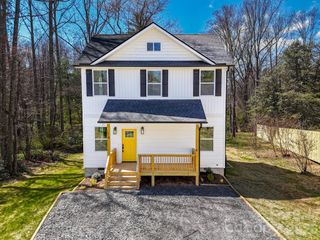 174 Atwood Drive, Hendersonville, NC 28791