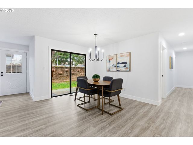 512 Sw EASTMAN Pkwy, Gresham, OR 97080