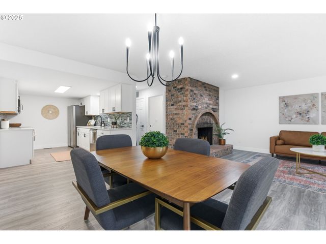 512 Sw EASTMAN Pkwy, Gresham, OR 97080