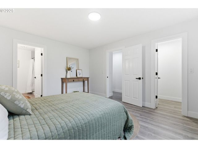 512 Sw EASTMAN Pkwy, Gresham, OR 97080