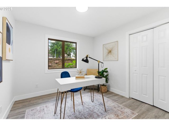 512 Sw EASTMAN Pkwy, Gresham, OR 97080