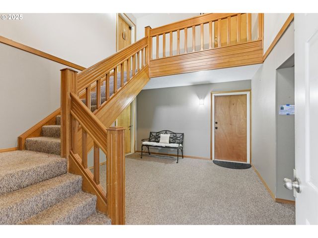 512 Sw EASTMAN Pkwy, Gresham, OR 97080