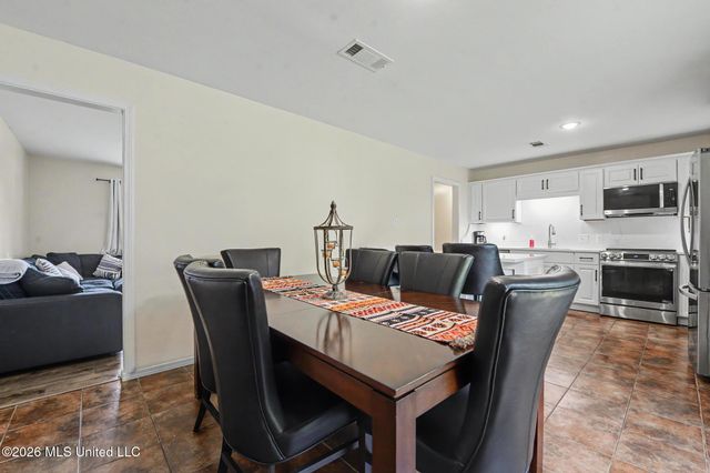 203 Lynn Circle, Pass Christian, MS 39571