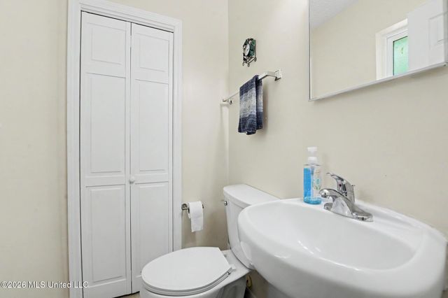 203 Lynn Circle, Pass Christian, MS 39571