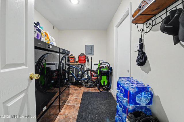 203 Lynn Circle, Pass Christian, MS 39571