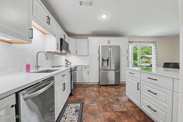 203 Lynn Circle, Pass Christian, MS 39571